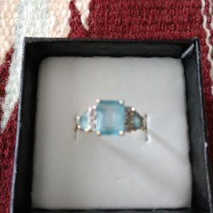 10k Aquamarine & Diamond ring - size 5 1/2